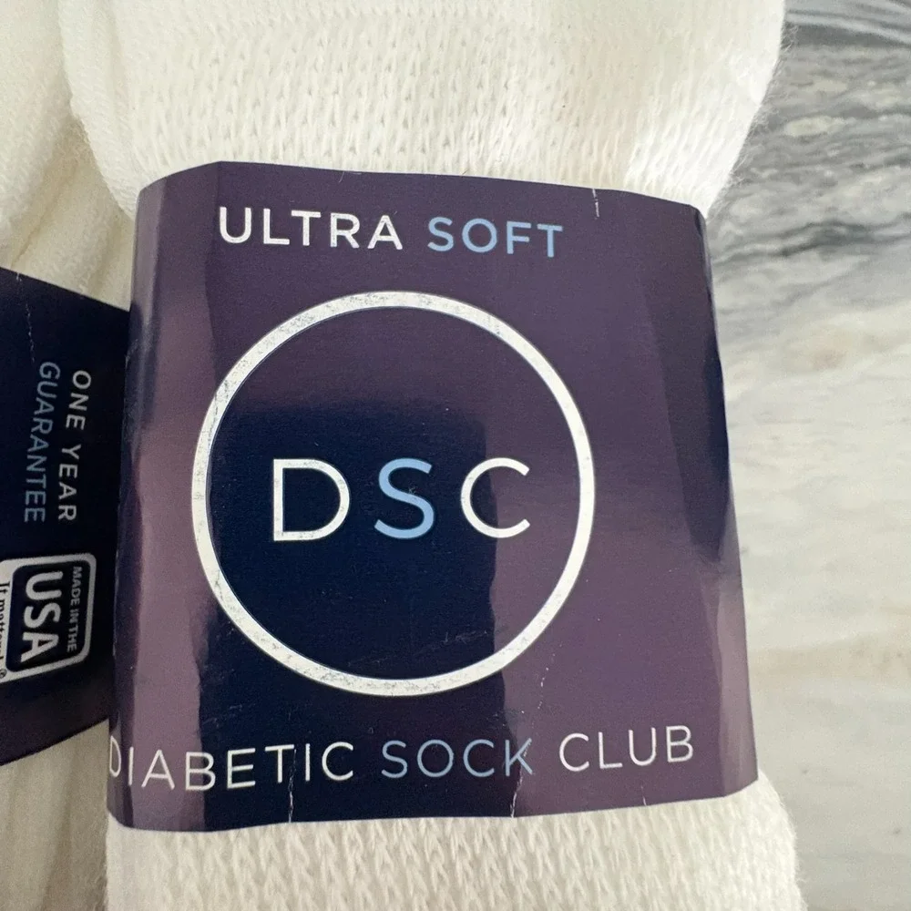 NWT Pack of 2 DSC Unisex White Ultra Soft Mid Calf Diabetic Sock Club Size L/XL